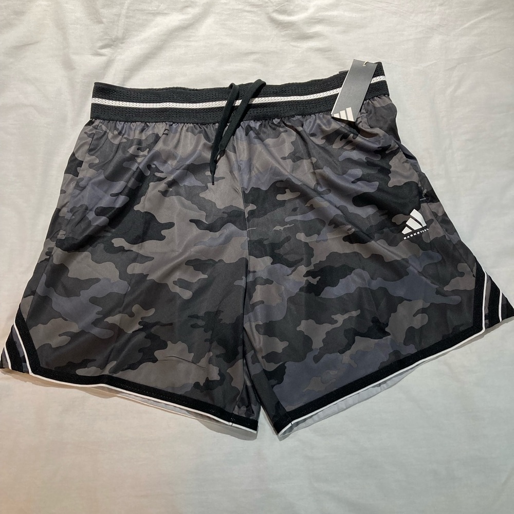 Adidas Crazy Lite Camo Basketball Shorts, Men’s size XL, NWT!